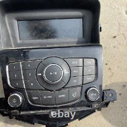 11-2016 Chevy Cruze Navigation Gps CD Monitor Radio Stereo Face Plate Panel Oem<br/>

 	<br/>Translation in French: <br/>11-2016 Chevrolet Cruze Navigation GPS CD Moniteur Radio Stéréo Face Plate Panel OEM