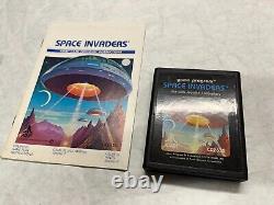 Jeu Atari VCS 2600 complet dans sa boîte d'origine 1978 Space Invaders avec étiquette assortie